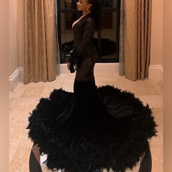 PROM DRESS - Picture 3 of 5